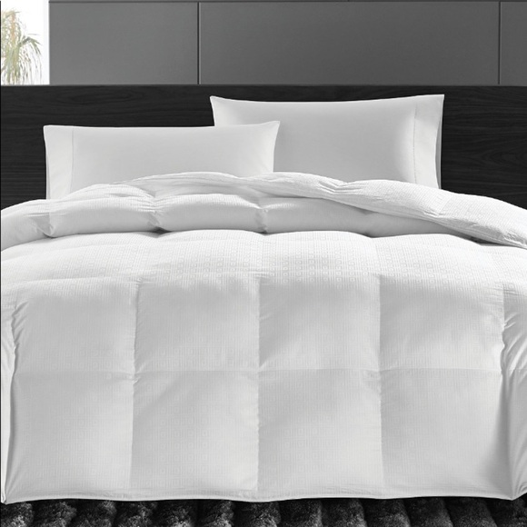 Hotel Collection Luxe Down Alternative, Hypoallergenic. Year Round Comforter - Picture 3 of 7